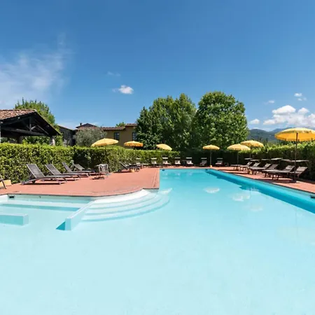 Apartement In Der Residence Antico Casale Appartamento Sarzana